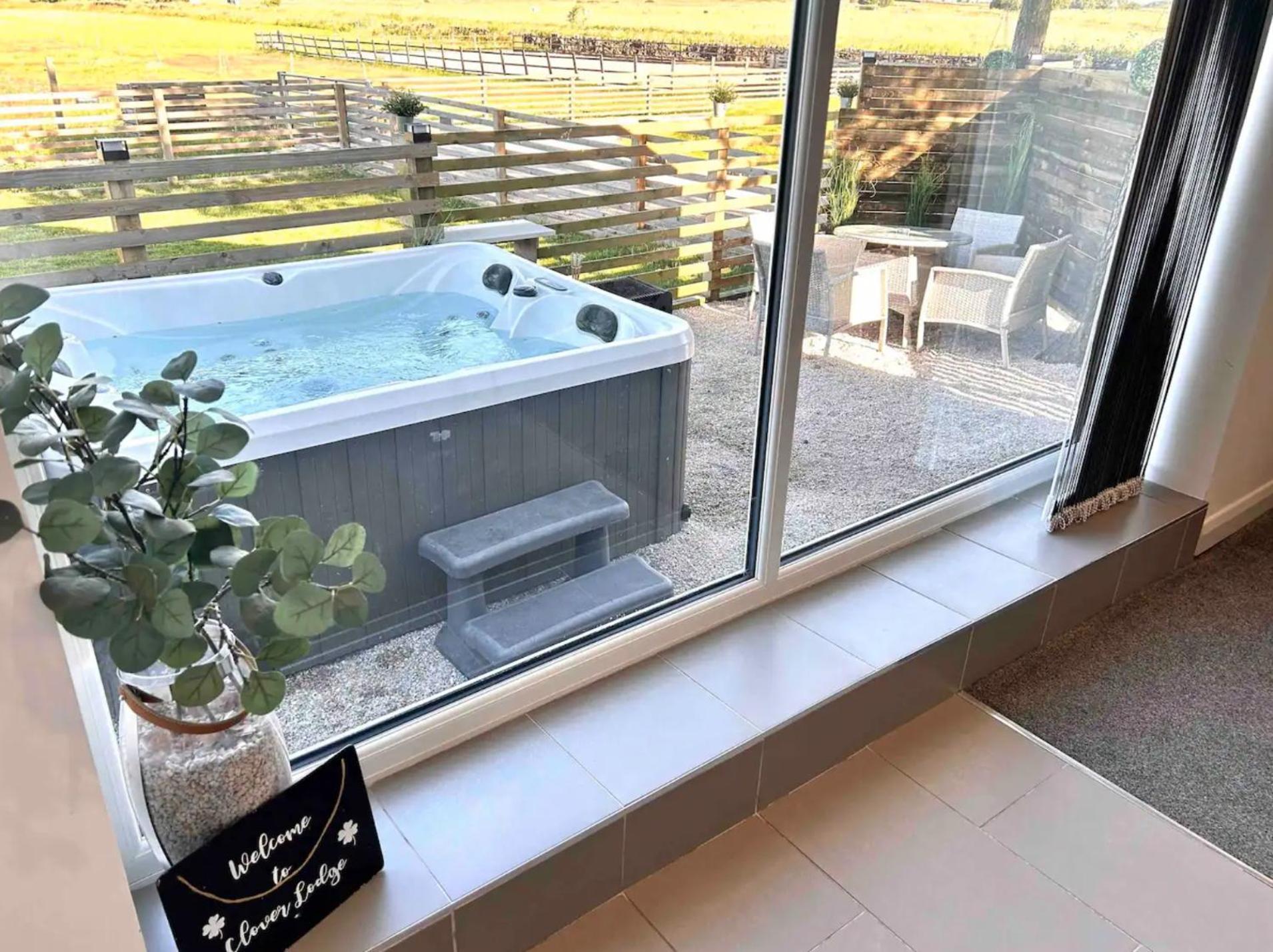 Clover Lodge Chesterfield Eksteriør bilde